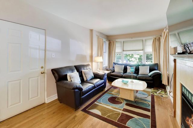 4252 N Whipple Street, Chicago, IL 60618