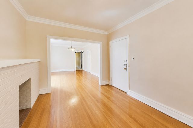 4252 N Whipple Street, Chicago, IL 60618