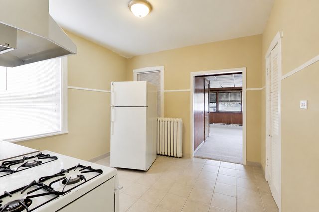 4252 N Whipple Street, Chicago, IL 60618
