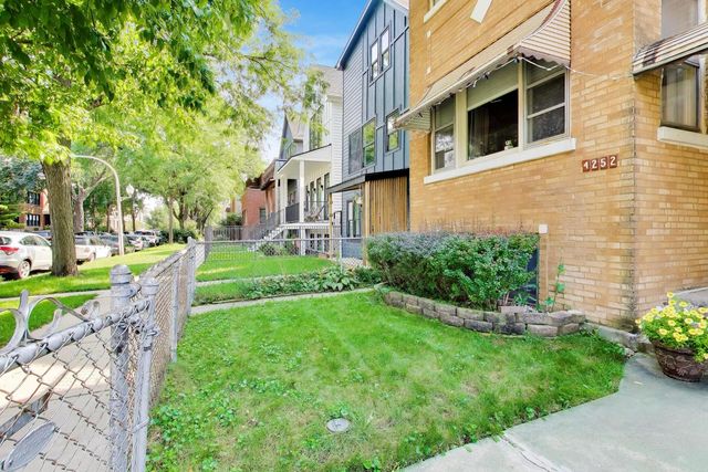 4252 N Whipple Street, Chicago, IL 60618