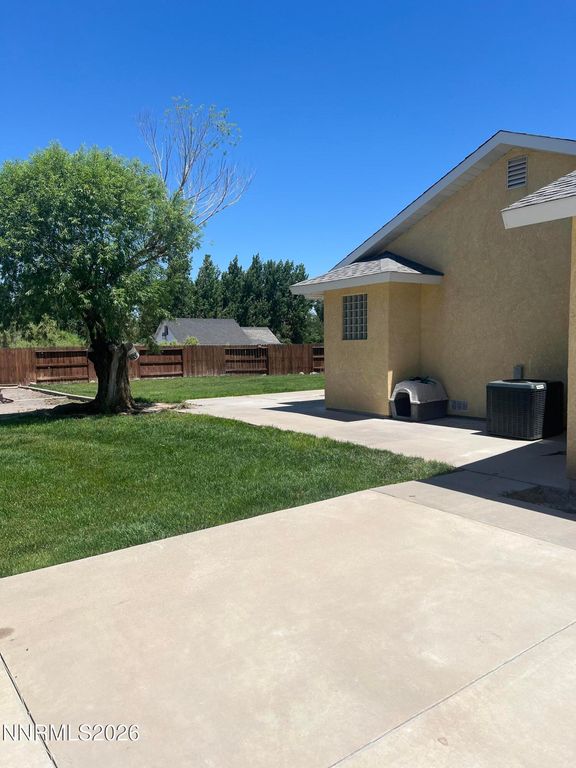 Image 4 of property listing at 280 Hunter Park Way, Fallon, NV 89406