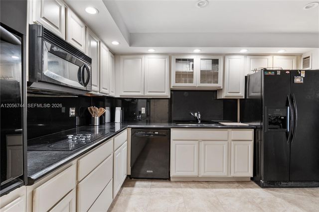 5825 Collins Avenue 9C, Miami Beach, FL 33140