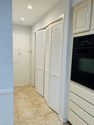5825 Collins Avenue 9C, Miami Beach, FL 33140
