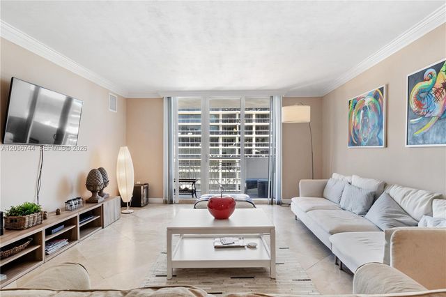5825 Collins Avenue 9C, Miami Beach, FL 33140
