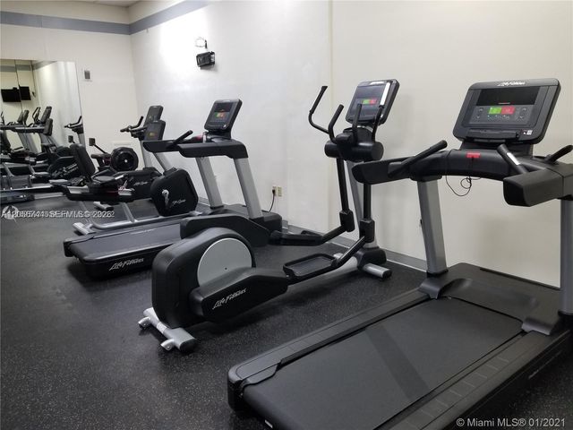 5825 Collins Avenue 9C, Miami Beach, FL 33140