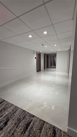 5825 Collins Avenue 9C, Miami Beach, FL 33140