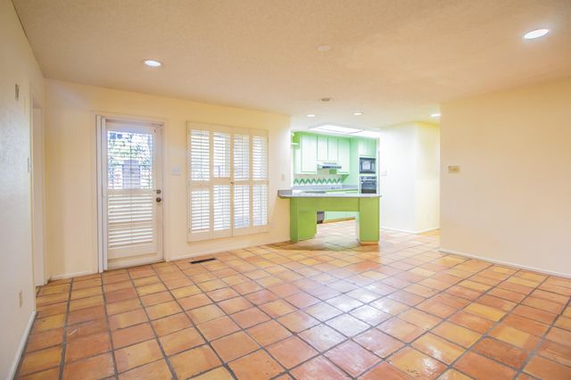 9102 Vicksburg Avenue, 10, Lubbock, TX 79424