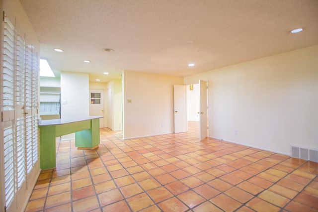 9102 Vicksburg Avenue, 10, Lubbock, TX 79424