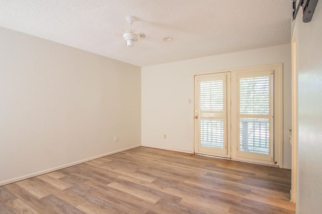 9102 Vicksburg Avenue, 10, Lubbock, TX 79424