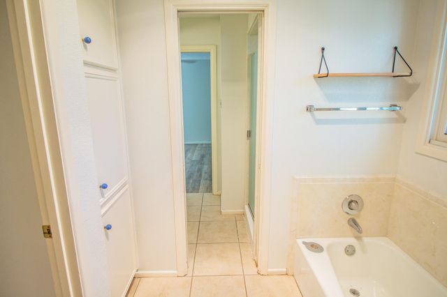 9102 Vicksburg Avenue, 10, Lubbock, TX 79424