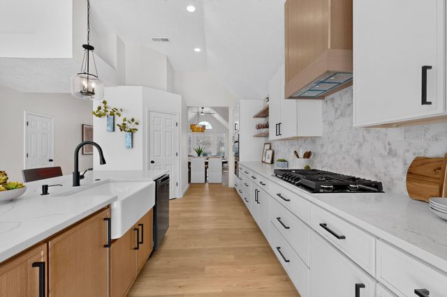 8500 Hampton Avenue NE, Albuquerque, NM 87122