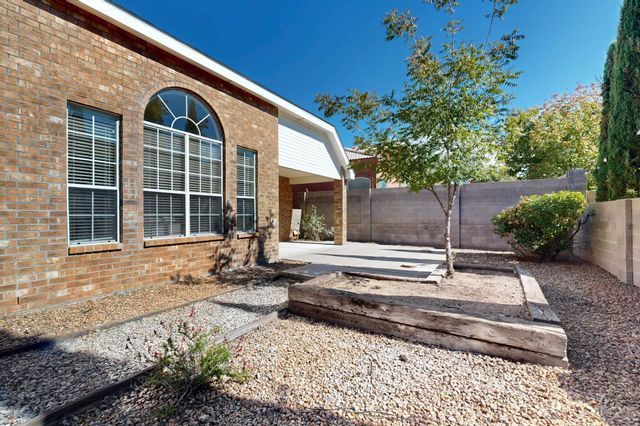 8500 Hampton Avenue NE, Albuquerque, NM 87122