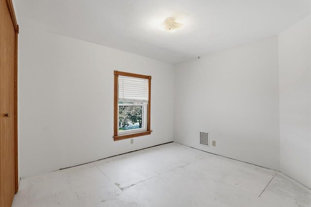 516 N 5th STREET, Manitowoc, WI 54220