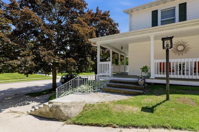 516 N 5th STREET, Manitowoc, WI 54220