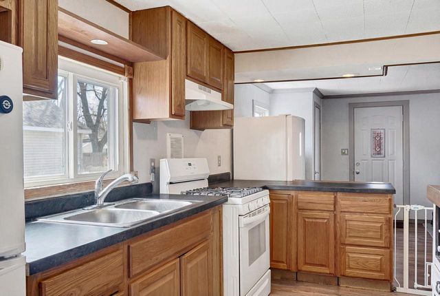 2038 Avon STREET, La Crosse, WI 54603