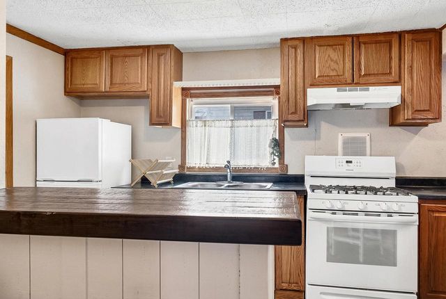 2038 Avon STREET, La Crosse, WI 54603