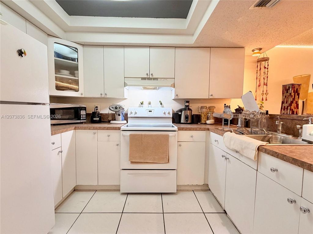 3730 Inverrary Drive 1G, Lauderhill, FL 33319