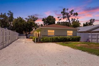 1858 MARBETH STREET, Sarasota, FL 34231