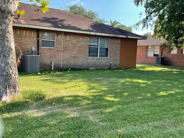 606 Chandler Drive, Baytown, TX 77521