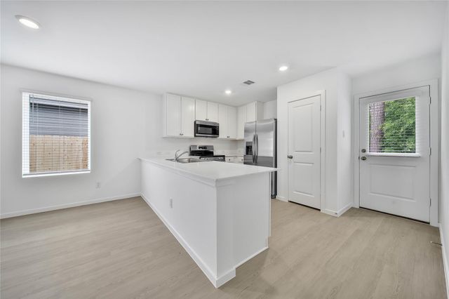 18760 Loom Drive, Conroe, TX 77306
