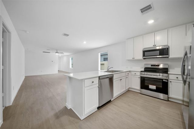 18760 Loom Drive, Conroe, TX 77306
