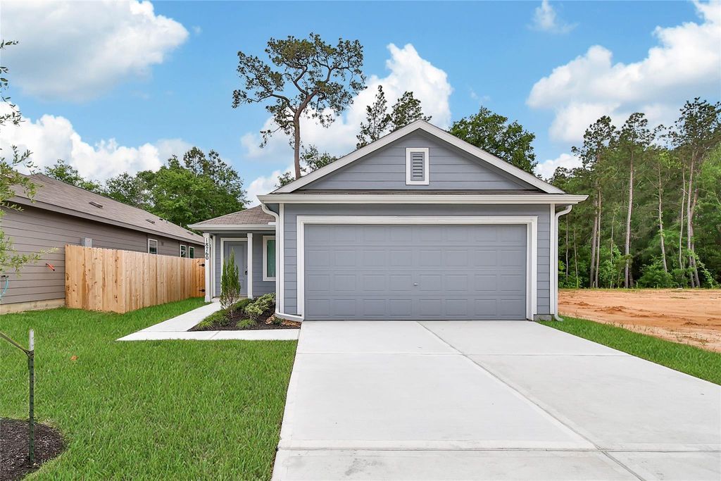 18760 Loom Drive, Conroe, TX 77306