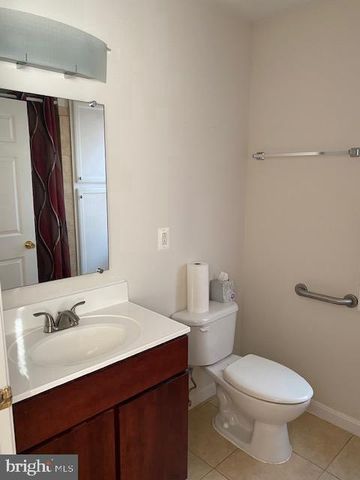4837 QUEENS CHAPEL TER NE, Washington, DC 20017