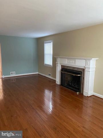 4837 QUEENS CHAPEL TER NE, Washington, DC 20017