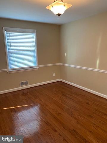 4837 QUEENS CHAPEL TER NE, Washington, DC 20017