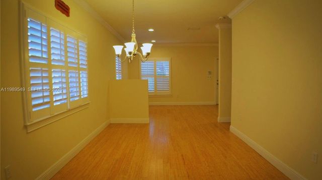 7048 SW 83rd Ct, Miami, FL 33143