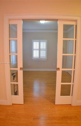 7048 SW 83rd Ct, Miami, FL 33143