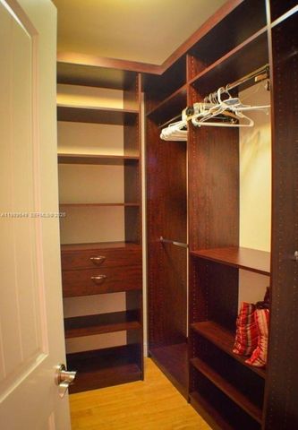 7048 SW 83rd Ct, Miami, FL 33143