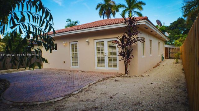 7048 SW 83rd Ct, Miami, FL 33143