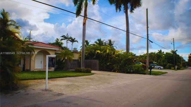 7048 SW 83rd Ct, Miami, FL 33143
