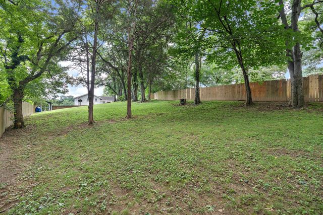 5028 Briarwood Dr, Nashville, TN 37211