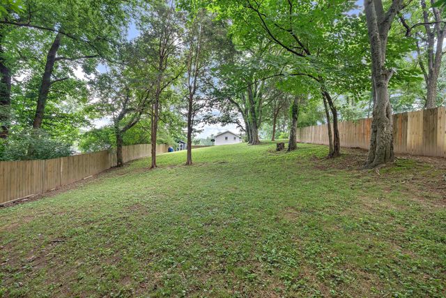 5028 Briarwood Dr, Nashville, TN 37211