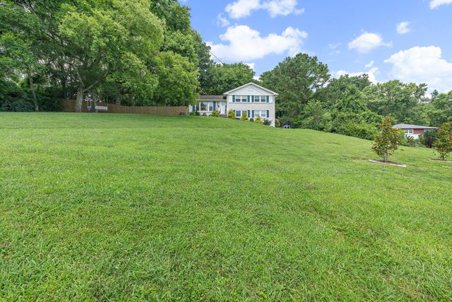 5028 Briarwood Dr, Nashville, TN 37211