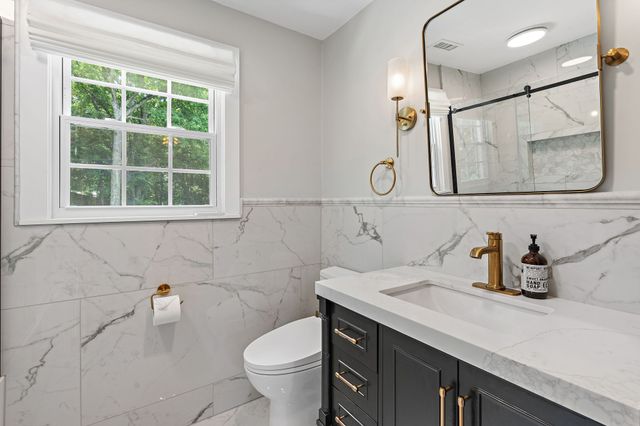 5028 Briarwood Dr, Nashville, TN 37211