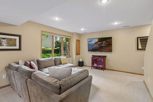 13437 Georgia Circle, Apple Valley, MN 55124
