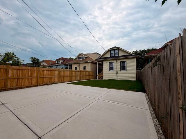 7522 S Aberdeen Street, Chicago, IL 60620