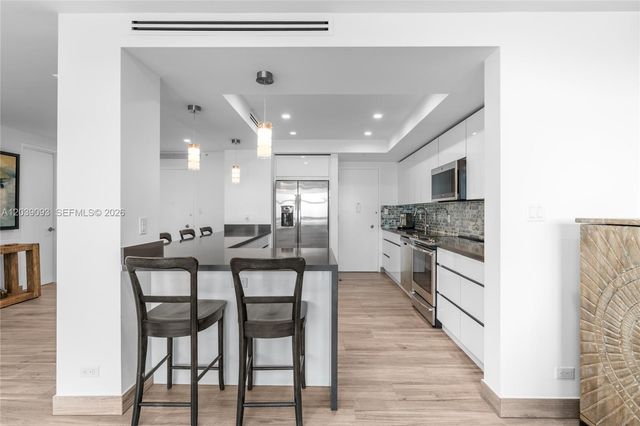 5055 Collins Avenue 10H, Miami Beach, FL 33140