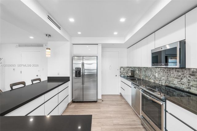 5055 Collins Avenue 10H, Miami Beach, FL 33140