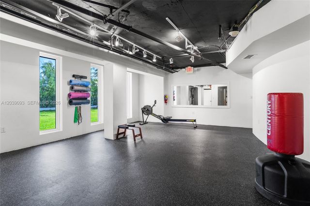 5055 Collins Avenue 10H, Miami Beach, FL 33140