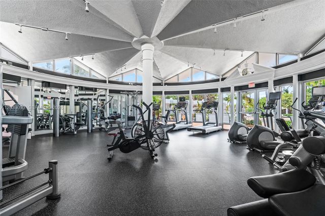 5055 Collins Avenue 10H, Miami Beach, FL 33140