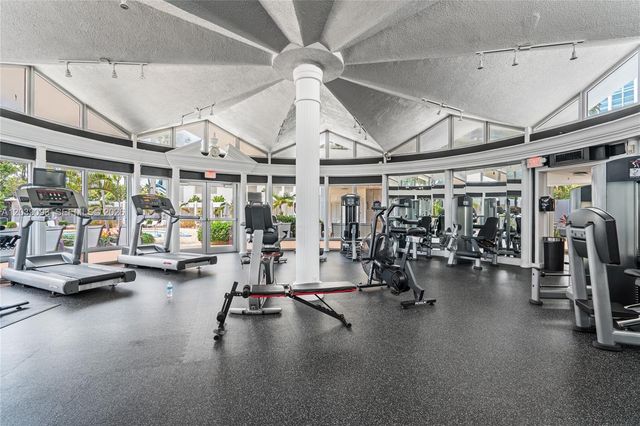 5055 Collins Avenue 10H, Miami Beach, FL 33140