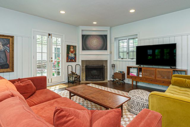 2625 Powell Avenue, Columbus, OH 43209