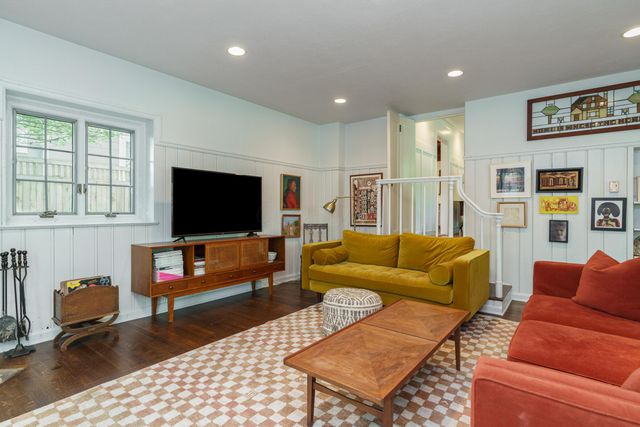 2625 Powell Avenue, Columbus, OH 43209