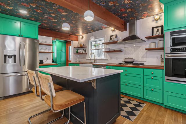 2625 Powell Avenue, Columbus, OH 43209