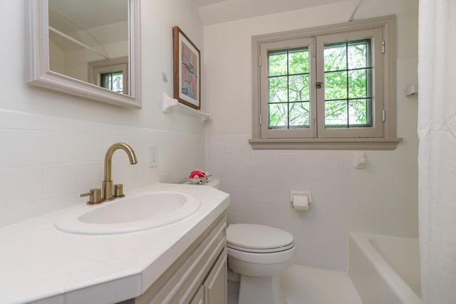 2625 Powell Avenue, Columbus, OH 43209