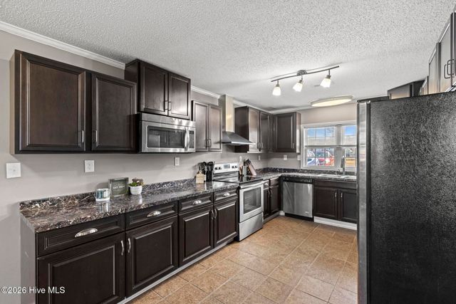 124 Hc Powers Road, Wallace, NC 28466